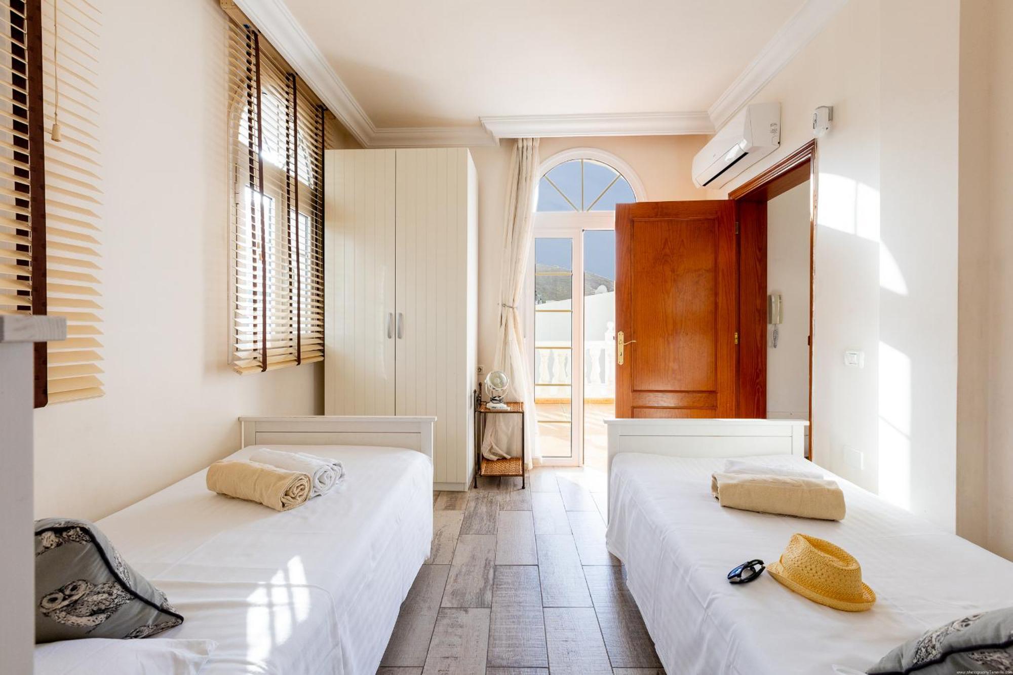Villa Ocean Palm, Heated Pool! アデヘ エクステリア 写真