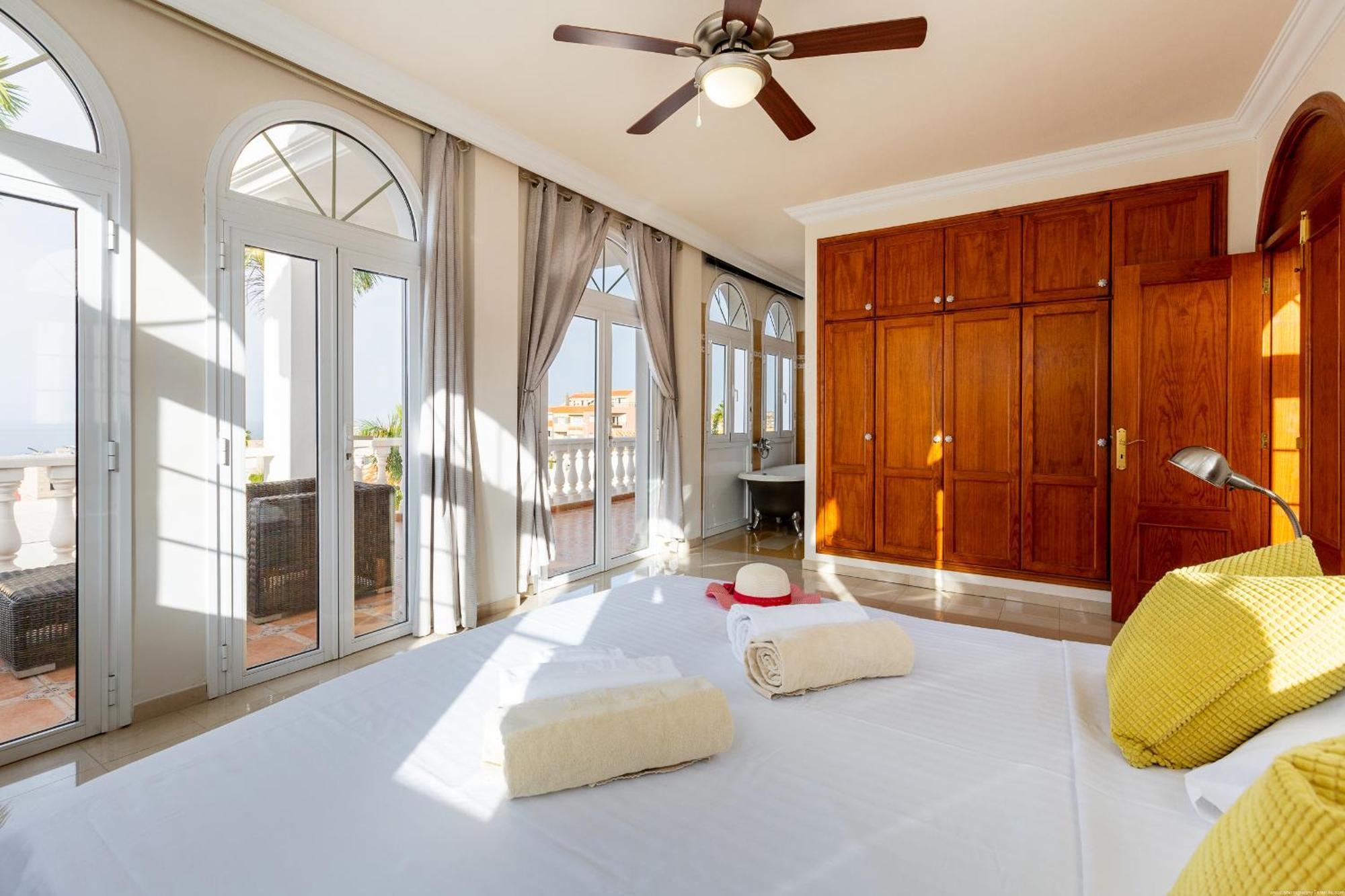Villa Ocean Palm, Heated Pool! アデヘ エクステリア 写真