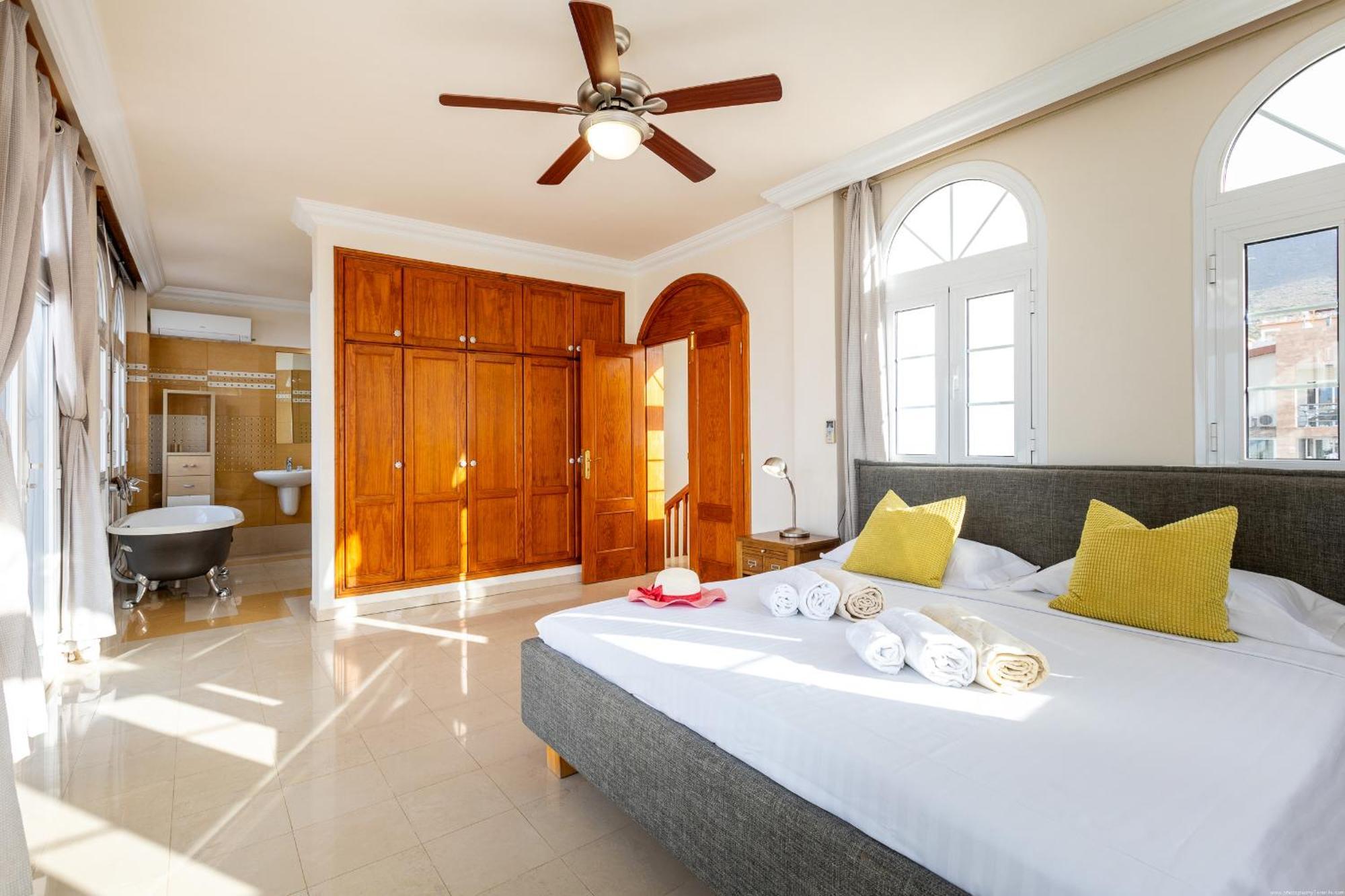 Villa Ocean Palm, Heated Pool! アデヘ エクステリア 写真